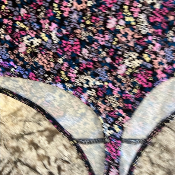 NEW PINK Victoria’s Secret Floral Scoop Neck Bodysuit size Large NWT Short Sleev - Picture 11 of 11